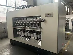 One thin blade slitter scorer